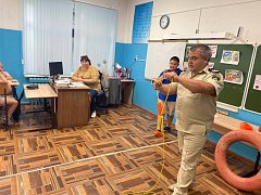 Приближается День России
