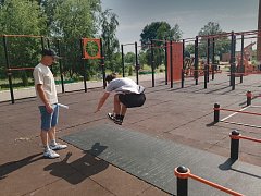 Сегодня на базе МОУ "СОШ им. Г.И. Марчука р.п. Духовницкое" состоялось знаменательное событие – выпускник 11 класса