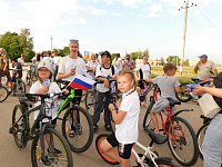 В преддверии Дня России в р.п. Духовницкое состоялся велопробег, объединивший жителей разных возрастов.
