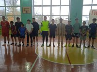 На поле кипели страсти!